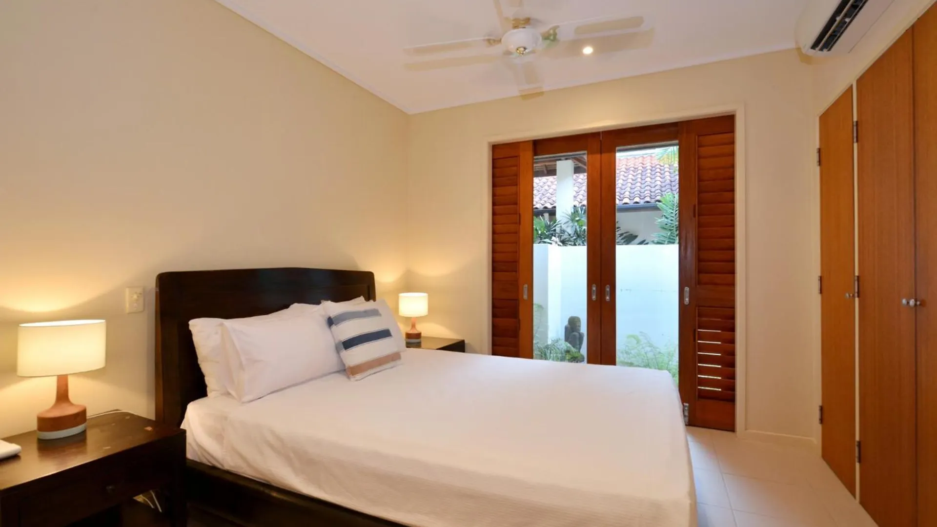 Surya Villa 1 - On Four Mile Beach Port Douglas Ausztrália